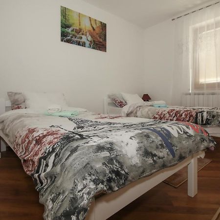 Apartman Lucija & Luka Otočac Eksteriør bilde